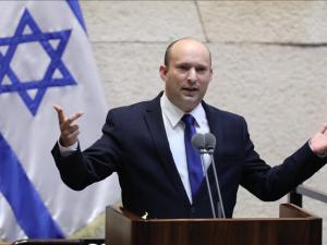 إسرائيل.. دمج حزبي بينت ولابيد لإزاحة نتنياهو في انتخابات 2026