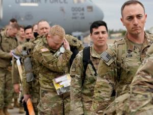  40 ألف جندي أمريكي بالشرق الأوسط! واشنطن تدعم حاملات طائراتها بغواصة صواريخ موجهة