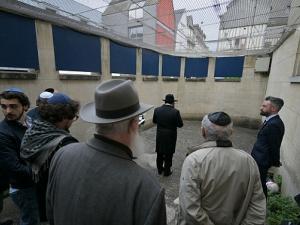 انفجار أمام كنيس في فرنسا.. السلطات تحقق في محاولات اغتيال "إرهابية"