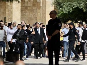 بهدف تزوير التاريخ: نتنياهو يصادق على تمويل اقتحامات المستوطنين للمسجد الأقصى