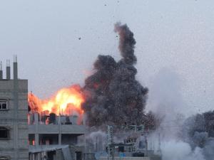 مهمة صعبة تنتظر الوسطاء بشأن غزة.. حماس تريد اتفاقاً ينهي الحرب والاحتلال يريد ضمانات أمريكية لاستئنافها