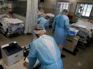 الصحّة الفلسطينيّة توقف الوكيل في الوزارة أسامة النجّار عن العمل على خلفيّة النزاع مع نقابة الأطباء