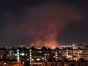 سورية: قصف يستهدف موقعا غرب البوكمال قرب الحدود مع العراق