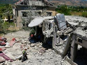 الجيش الإسرائيليّ يشنّ غارات على جنوب لبنان وواشنطن تحذّر مواطنيها