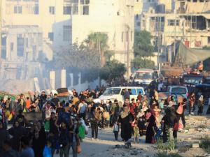 “ستستدرجهم لأفخاخ الموت”.. “حكومة غزة” تحذر الفلسطينيين من دعوة إسرائيل سكان المدينة للنزوح جنوبا