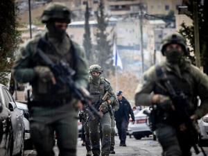 أجهزة الأمن الإسرائيلية "تتأهب" خلال الأعياد: عشرات الإنذارات ونشر آلاف العناصر