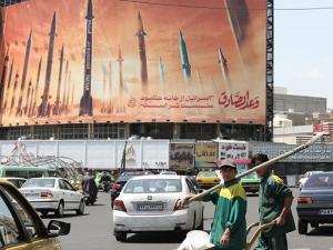 تقرير: خيارات الردّ الإيراني.. "هجوم منسّق بين طهران واليمن وسورية والعراق" و"أهداف بتل أبيب وحيفا"