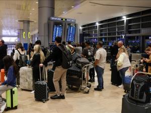 ترقُّب ردّ إيران يثير رعب الإسرائيليين.. ارتفاع في طلب الكحول والمهدئات وتخزين الأطعمة، والجميع يريد الهرب 