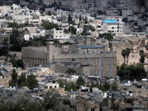 "سجن كبير".. إسرائيل تحاصر الخليل بحواجز وبوابات (تقرير إخباري)