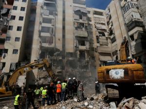 1247 شهيداً و150 ألف نازح في لبنان.. وحزب الله يعلن التصدي لطائرات حربية للاحتلال ويستهدف مواقع عسكرية 