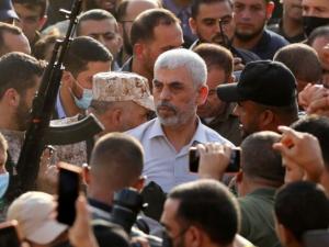مصدر عسكري إسرائيلي: يحيى السنوار واصل المقاومة بعد إصابته