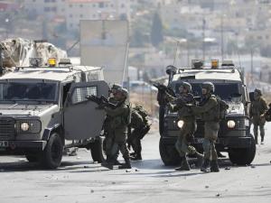 الاحتلال يغلق الضفة ومعابر غزة ويقتحم بلدة العيساوية بالقدس