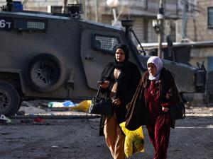 الاحتلال يوسع عدوانه على الضفة: شهيدان في العروب وجنين وتواصل نسف المنازل