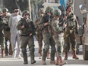الضفة تحت النار: شهيد في نابلس وتفريغ مخيمات طولكرم وجنين