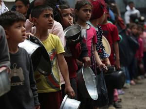الرئيس الإندونيسي يعرض إيواء جرحى وأطفال غزة مؤقتا