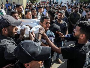 توسيع الحرب على غزة: أكثر من 90 شهيدا السبت مع تصاعد القصف الإسرائيلي