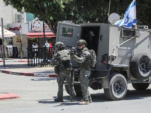 الضفة تحت النار: اقتحامات واعتقالات، وحرائق استيطانية في دوما