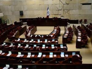 إعلام إسرائيلي: "شاس" يقرر دعم حل الكنيست وإسقاط حكومة نتنياهو