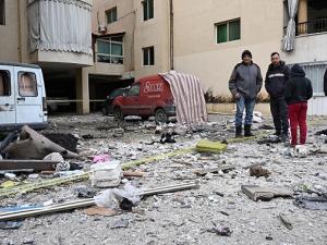 "حزب الله" يستهدف مواقع عسكرية ويعلن تحقيق إصابات.. قصف إسرائيلي في لبنان وسورية