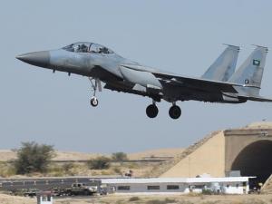 تحليق للطيران السعودي وتحشيد عسكري في حضرموت وسط توتر متصاعد