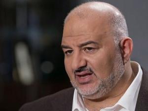 منصور عباس أراد إحراج نتنياهو… لكنه أبقى خيار دعمه مفتوحا!