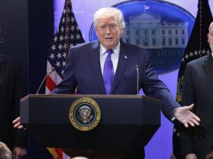 المحكمة العليا الأميركية تُسقط الرسوم الجمركية وترامب يصف القرار بـ"المخزي"