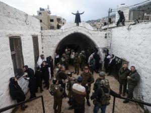 7 آلاف موقع مهدد... تشريعات إسرائيلية تمهّد لضمّ الآثار في الضفة