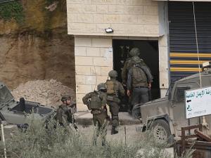 الاحتلال يشن حملة اعتقالات بالضفة ويقتحم قلقيلية والخليل وجنين