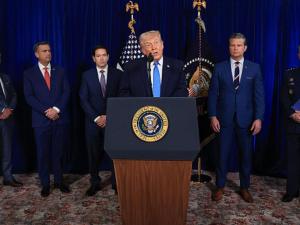 ترامب يهدّد إيران بـ"يوم سيّئ للغاية" وينفي تحذير رئيس الأركان من الحرب