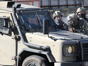 5 إصابات إحداها حرجة في جنين واعتداءات للمستوطنين في الضفة