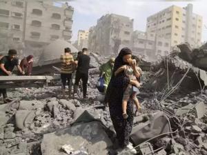 الاحتلال يطارد الفلسطينيين في غزة.. شهداء في خانيونس ونسف مبانٍ في رفح