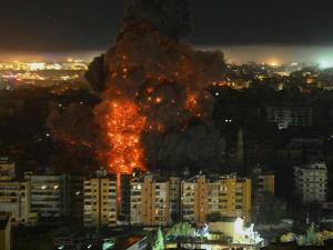 لبنان | جيش الاحتلال يبدأ توغلاً برياً "محدوداً" وحزب الله يواصل عملياته