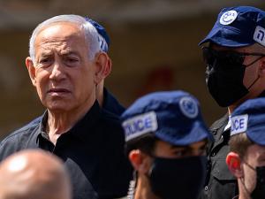 قلق إسرائيلي من اتفاق مع إيران لا يلبي مصالحها ومفاوضات لا تتم "تحت النار"