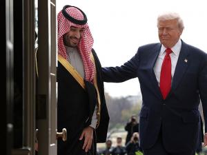 تقرير: ترامب يبلغ دولا عربية برغبته إبرامها معاهدات سلام مع إسرائيل حال وقف الحرب بإيران