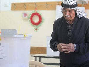 الانتخابات التشريعية الفلسطينية تعود إلى الواجهة بعد تأجيل متكرر