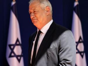 هآرتس: نتنياهو يحاول تعطيل جهود غانتس في واشنطن