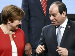 مصر توقع اتفاقية جديدة مع “النقد الدولي” بعد تعويم الجنيه.. حصلت على قرض بـ8 مليارات دولار 