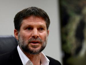 سموتريتش يعلن شرعنة 3 بؤر استيطانية بالضفة.. وجيش الاحتلال يرصد ميزانية لتحصين مركبات ضد عبوات المقاومة