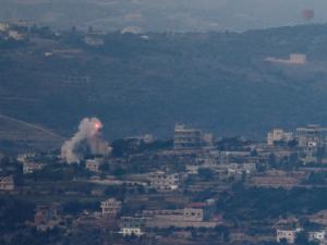 5 شهداء في قصف للاحتلال على بلدة بجنوب لبنان، بينهم رجل وزوجته وابناهما (فيديو)