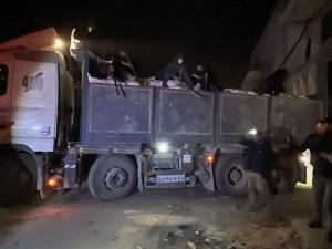 وصول أول شاحنات مساعدات منذ نحو 4 أشهر إلى شمال غزة.. وشرطة غزة تساهم في تأمينها