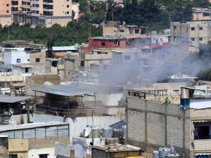 11 إصابة بتجدد الاشتباكات في مخيم عين الحلوة