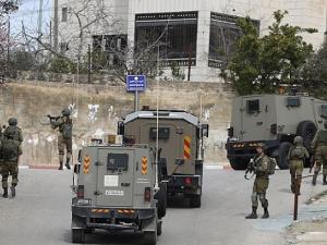 وسط مواجهات واشتباكات: إصابات واعتقالات بالضفة والقدس