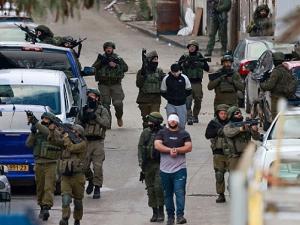 وسط مواجهات واشتباكات: اعتقالات وإصابات بالضفة والقدس