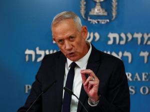 غانتس يدعو لانتخابات مبكرة في إسرائيل.. و”الليكود” يرفض ويدعوه للتوقف عن الانخراط في “سياسات تافهة” 