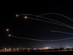 إسرائيل تدرس فتح الملاجئ العامة هذه الليلة! مسؤول استخباراتي سابق: لن أفاجأ إذا أطلقت إيران صواريخ 