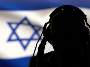 “هفوة أمنية” تظهر معلومات خطيرة عن قائد استخباراتي إسرائيلي كبير.. كشفت هويته الحقيقية على الإنترنت