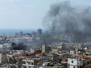 قتلى وإصابات في اشتباكات مخيم عين الحلوة وتواصل الجهود لتثبيت التهدئة