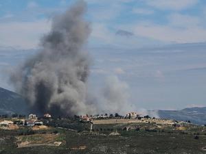 إصابة 4 جنود إسرائيليين جراء انفجار وقصف متبادل على الحدود مع لبنان