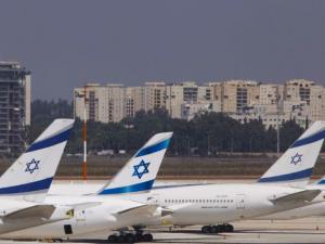 بعد الهجوم في إيران.. شركات طيران كبرى تلغي رحلاتها إلى "إسرائيل"