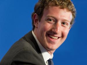 “يجب تدمير قرطاج”.. قميص مؤسس فيسبوك يثير غضب التونسيين، ما القصة؟